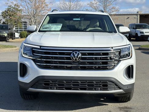 New 2026 Volkswagen Atlas SE FWD image 8