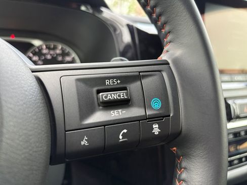 Used 2025 Nissan Pathfinder Rock Creek AWD/4WD image 18