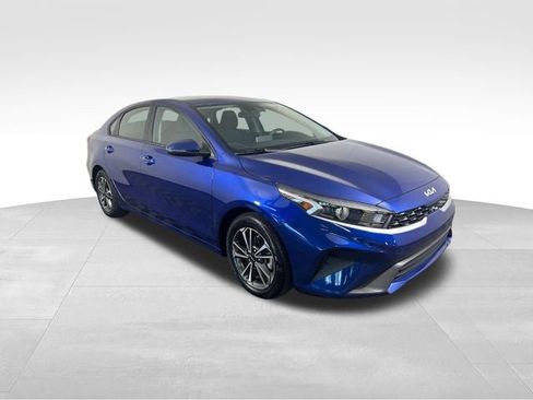 Used 2024 Kia Forte LXS w/ LXS Technology Package FWD image 7