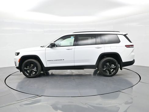 New 2025 Jeep Grand Cherokee L Limited w/ Black Appearance Package image 10