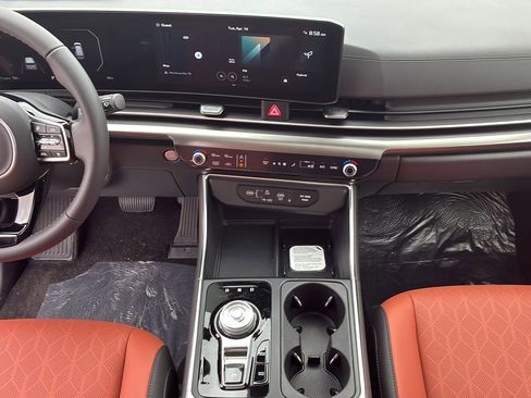 New 2026 Kia Carnival SX w/ SX Dark Edition Package FWD image 32