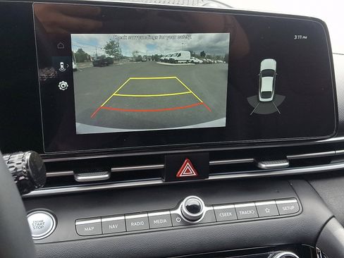 Used 2023 Hyundai Elantra Limited FWD image 19