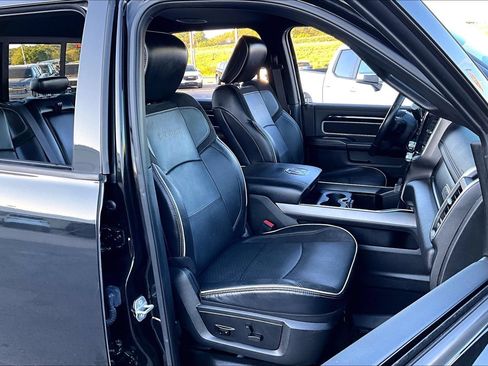 Used 2021 RAM 2500 Laramie w/ Night Edition AWD/4WD image 7
