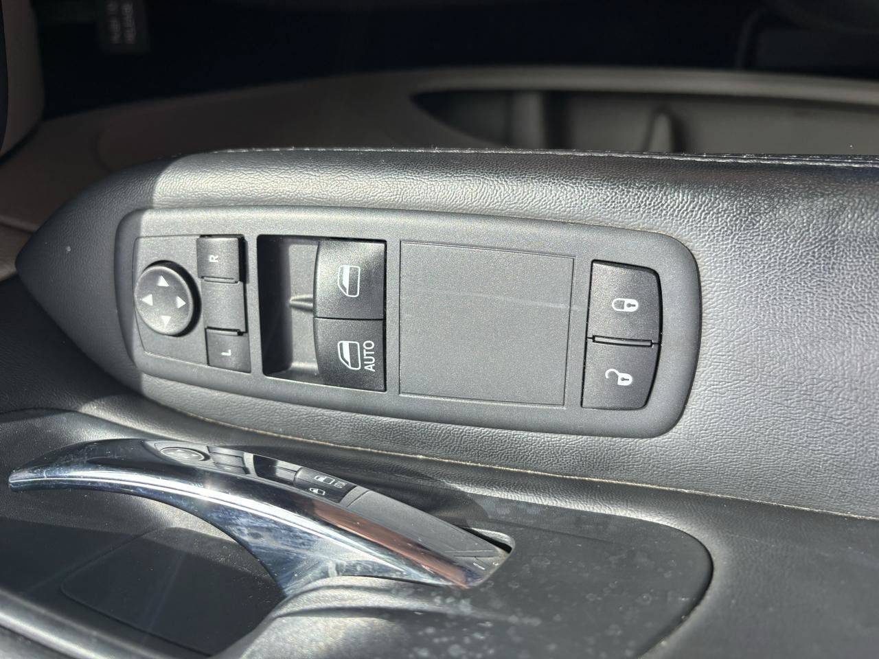 Used 2013 Dodge Grand Caravan SE FWD image 14