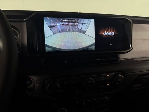 Certified 2025 Jeep Wrangler Unlimited Sahara image 18