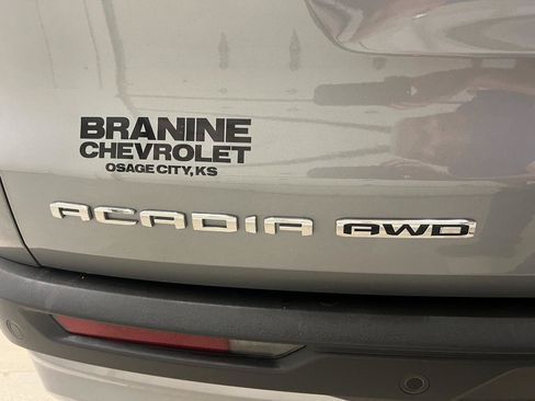 Used 2026 GMC Acadia Elevation w/ Elevation Premium Package AWD/4WD image 20