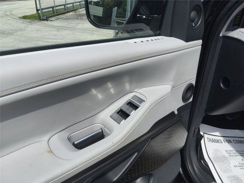 Used 2025 Lincoln Navigator L Black Label AWD/4WD image 11