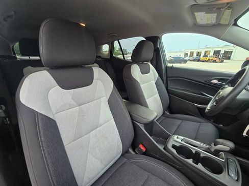 Used 2024 Chevrolet Trax LS w/ Driver Confidence Package FWD image 16