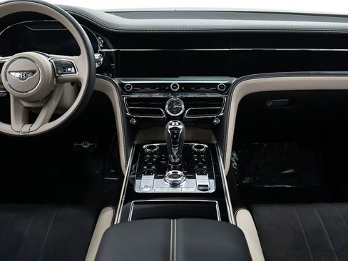 Certified 2023 Bentley Flying Spur Plug-In Hybrid AWD/4WD image 32