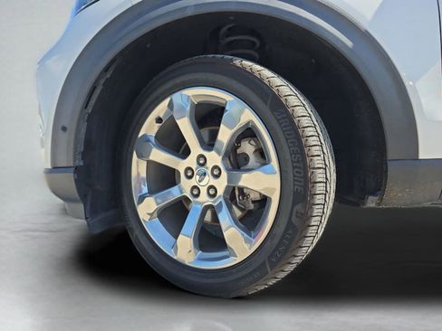 Used 2020 Ford Explorer Platinum w/ Premium Technology Package image 36