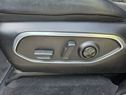 Used 2024 Jeep Wagoneer L Series II w/ Flexible Seating Group image 14