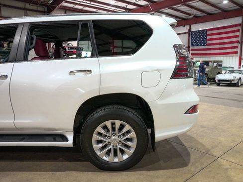 Used 2021 Lexus GX 460 Premium w/ Premium Package AWD/4WD image 5