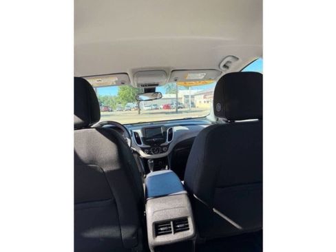 Used 2021 Chevrolet Equinox LS image 12