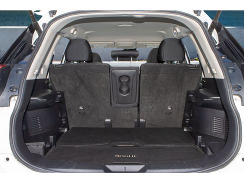 Used 2019 Nissan Rogue SV image 9