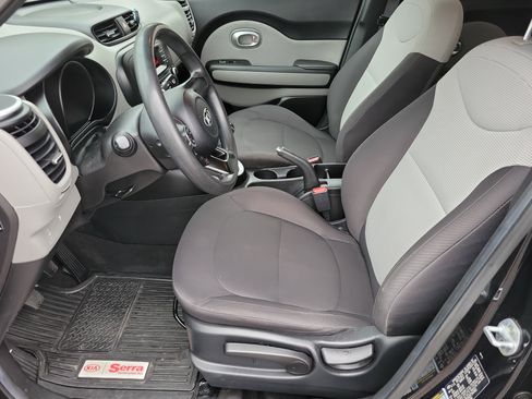 Used 2015 Kia Soul image 4