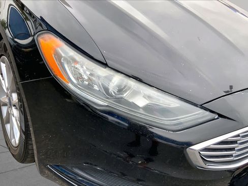 Used 2017 Ford Fusion SE FWD image 27