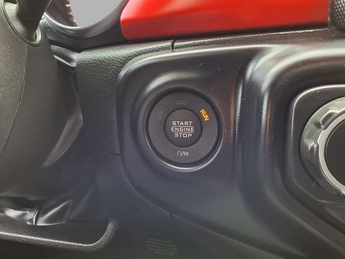 Certified 2022 Jeep Wrangler Unlimited Rubicon w/ Cold Weather Group AWD/4WD image 8