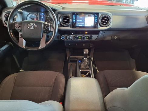 Used 2016 Toyota Tacoma TRD Sport image 16