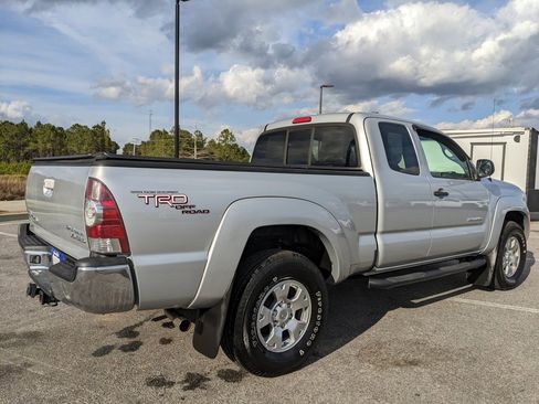Used 2009 Toyota Tacoma PreRunner image 16