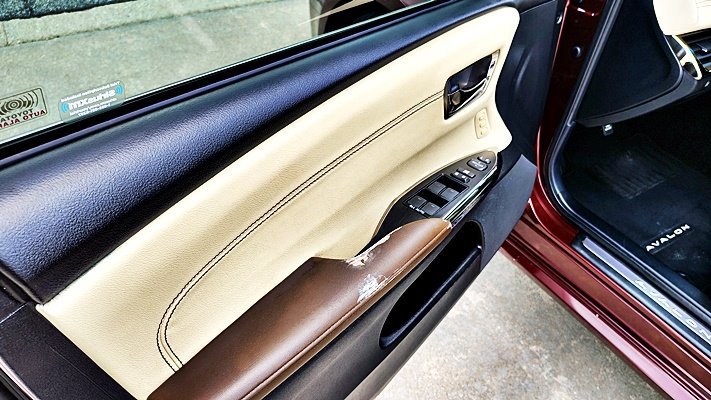 Used 2013 Toyota Avalon Limited FWD image 18