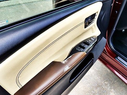 Used 2013 Toyota Avalon Limited FWD image 18