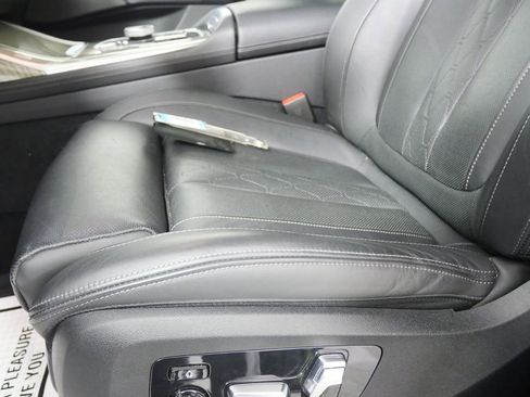 Certified 2023 BMW X7 xDrive40i w/ Premium Package image 10