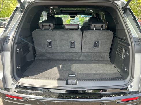 Used 2024 Chevrolet Traverse RS w/ LPO, Floor Liner Package FWD image 14