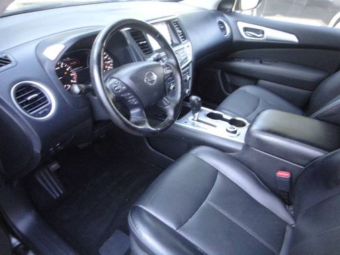 Used 2020 Nissan Pathfinder SL AWD/4WD image 7