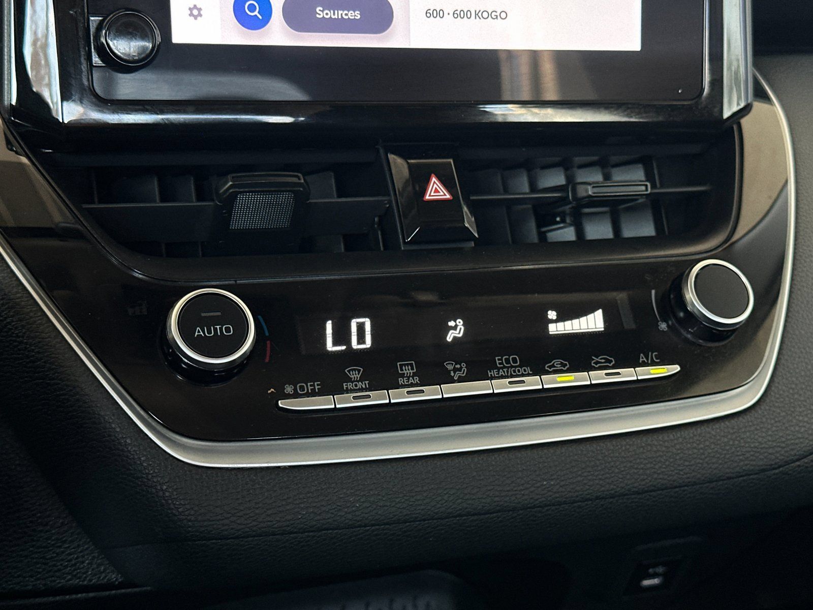 Used 2024 Toyota Corolla LE FWD image 17