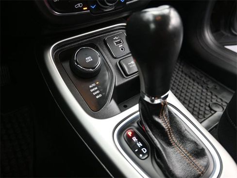 Used 2020 Jeep Compass Latitude w/ Cold Weather Group image 15