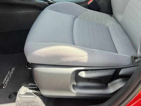 Used 2023 Toyota Corolla Cross AWD Hybrid image 16