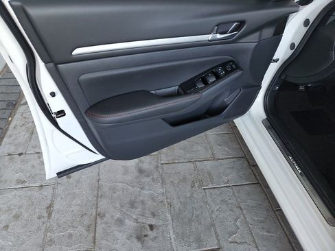 New 2025 Nissan Altima 2.5 SR image 27