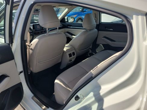 Certified 2022 Nissan Altima 2.5 SL FWD image 9