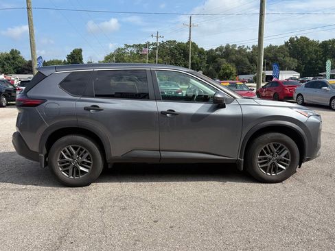 Used 2022 Nissan Rogue S FWD image 3