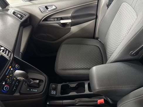 Used 2020 Ford Transit Connect XLT image 17