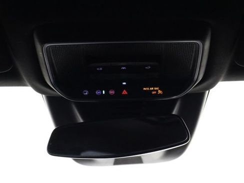 Used 2025 Chevrolet Equinox EV RS FWD image 25