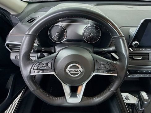 Certified 2022 Nissan Altima 2.5 SR w/ Midnight Edition Package image 13