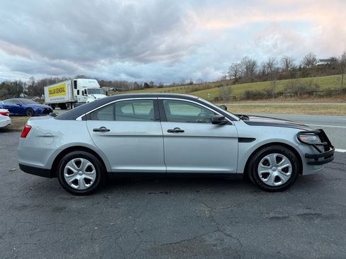Used 2018 Ford Taurus Police Interceptor AWD image 8
