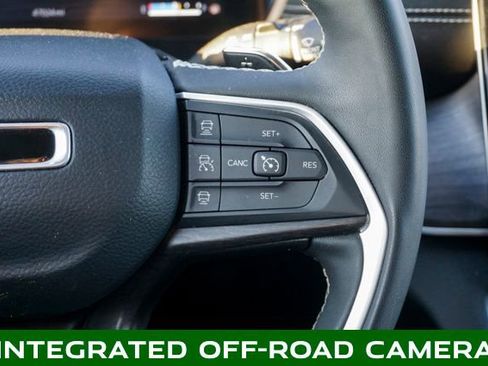 Used 2023 Jeep Grand Cherokee Limited w/ Luxury Tech Group II image 25