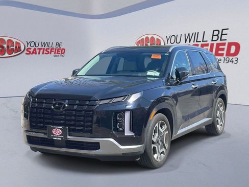 Used 2023 Hyundai Palisade Limited w/ Cargo Package AWD/4WD image 3