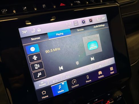 Used 2022 Jeep Grand Cherokee L Limited w/ Luxury Tech Group II RWD image 17