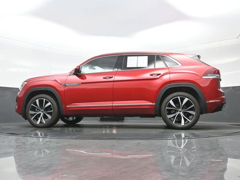 Used 2024 Volkswagen Atlas Cross Sport SEL Premium R-Line image 28