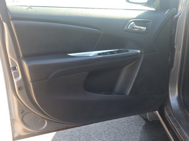 Used 2012 Dodge Journey American Value Package w/ Flexible Seating Group FWD image 23