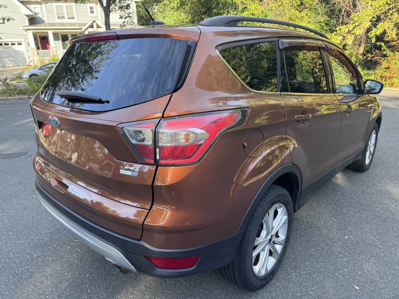 Used 2017 Ford Escape SE w/ Equipment Group 201A AWD/4WD image 5
