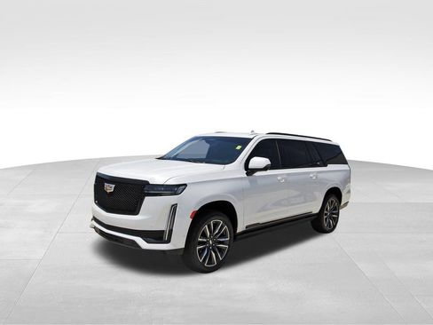 Used 2021 Cadillac Escalade ESV Sport Platinum w/ Heavy-Duty Trailer Package AWD/4WD image 2
