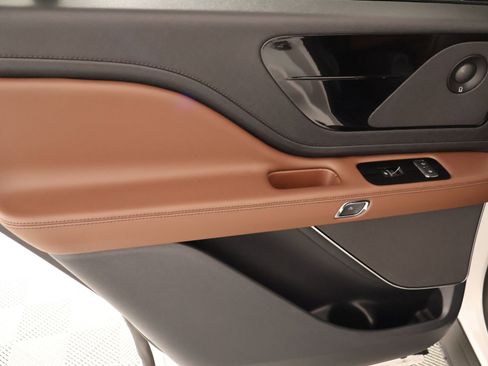 New 2026 Lincoln Aviator Reserve AWD/4WD image 18
