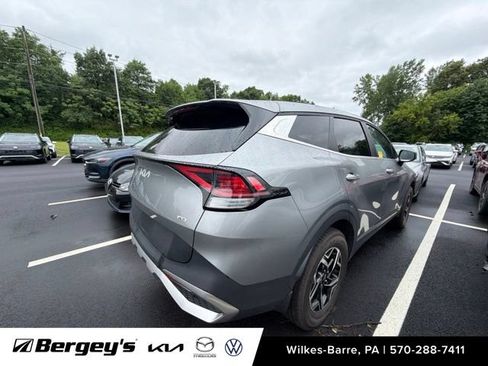 Used 2023 Kia Sportage LX AWD/4WD image 5
