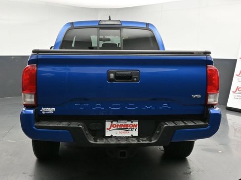 Used 2016 Toyota Tacoma TRD Sport w/ Towing Package image 7