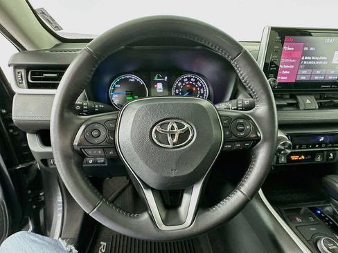 Certified 2020 Toyota RAV4 XLE w/ Convenience Package AWD/4WD image 11