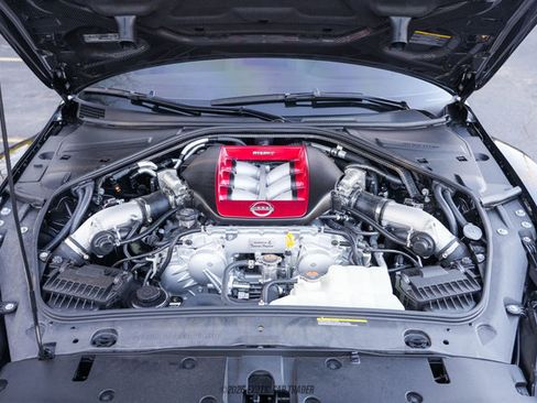 Used 2023 Nissan GT-R NISMO w/ Floor Mat Package AWD/4WD image 15